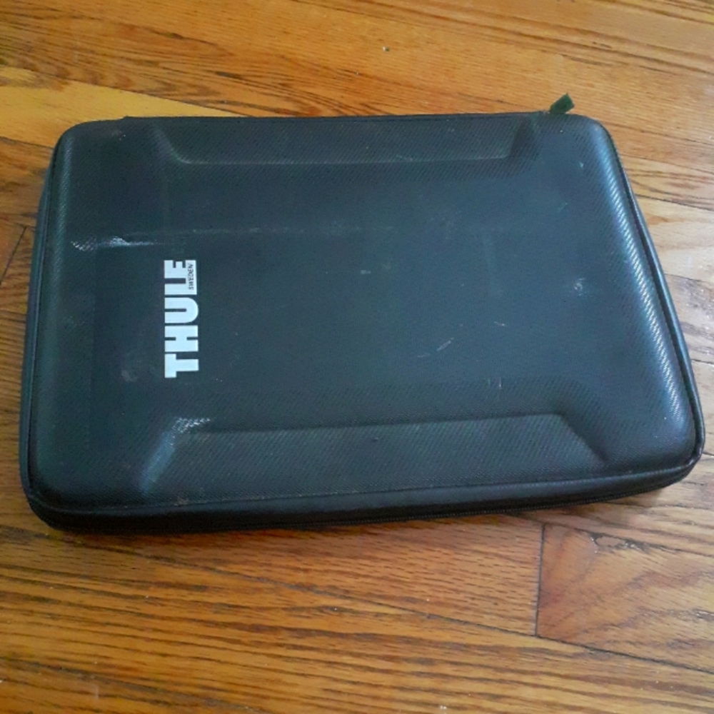 Thule Laptop Protector - image 1